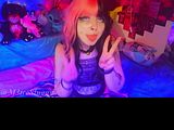 Thick Goth E-Girl Shows Off Her Big Ass