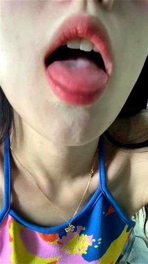 Asian Babe Cutie Tongue+Feet Fetish Tease